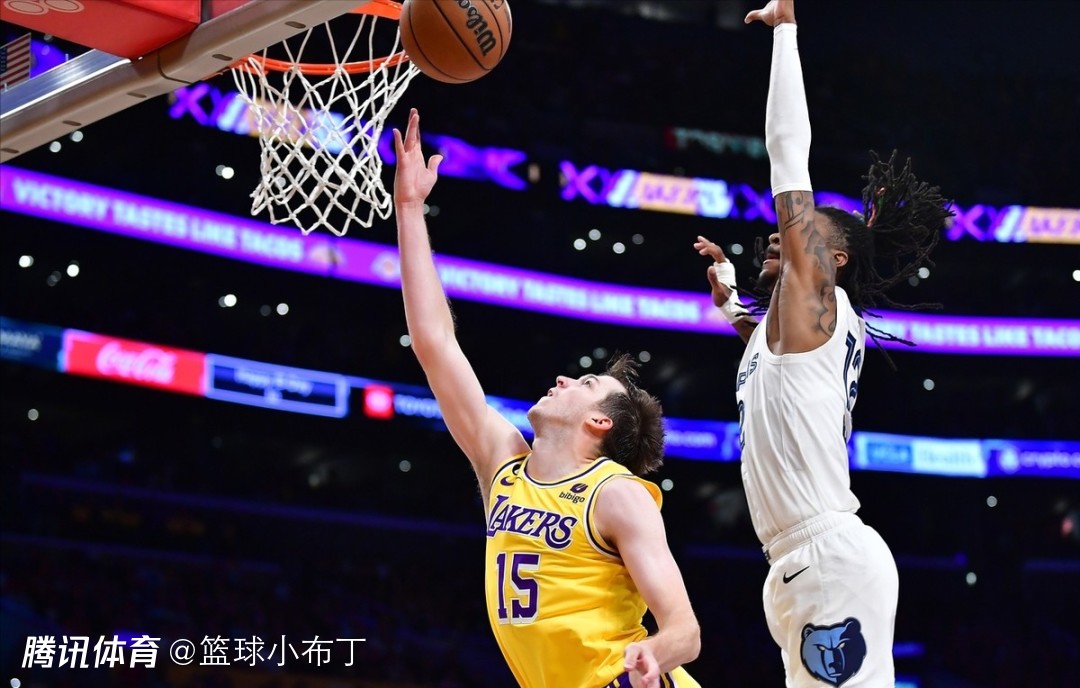 NBA球星捐赠慈善款物支持社区活动